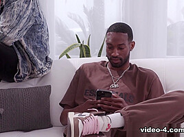 Harley King, Scene #01