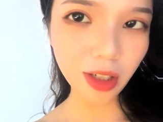 Naughty Japanese babe Ayaka Tomoda masturbates