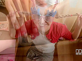 Teen inserting toy in pussy & ass